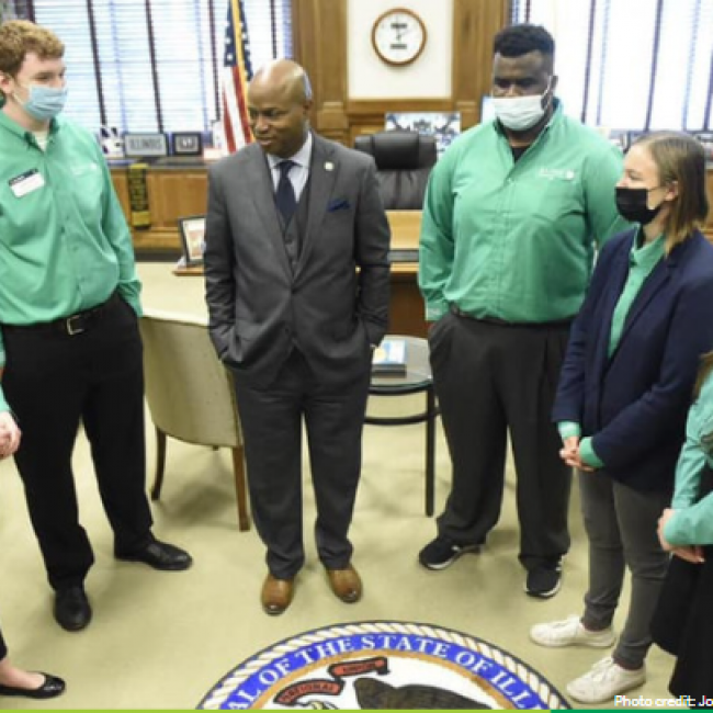 4-H teens meet with politician